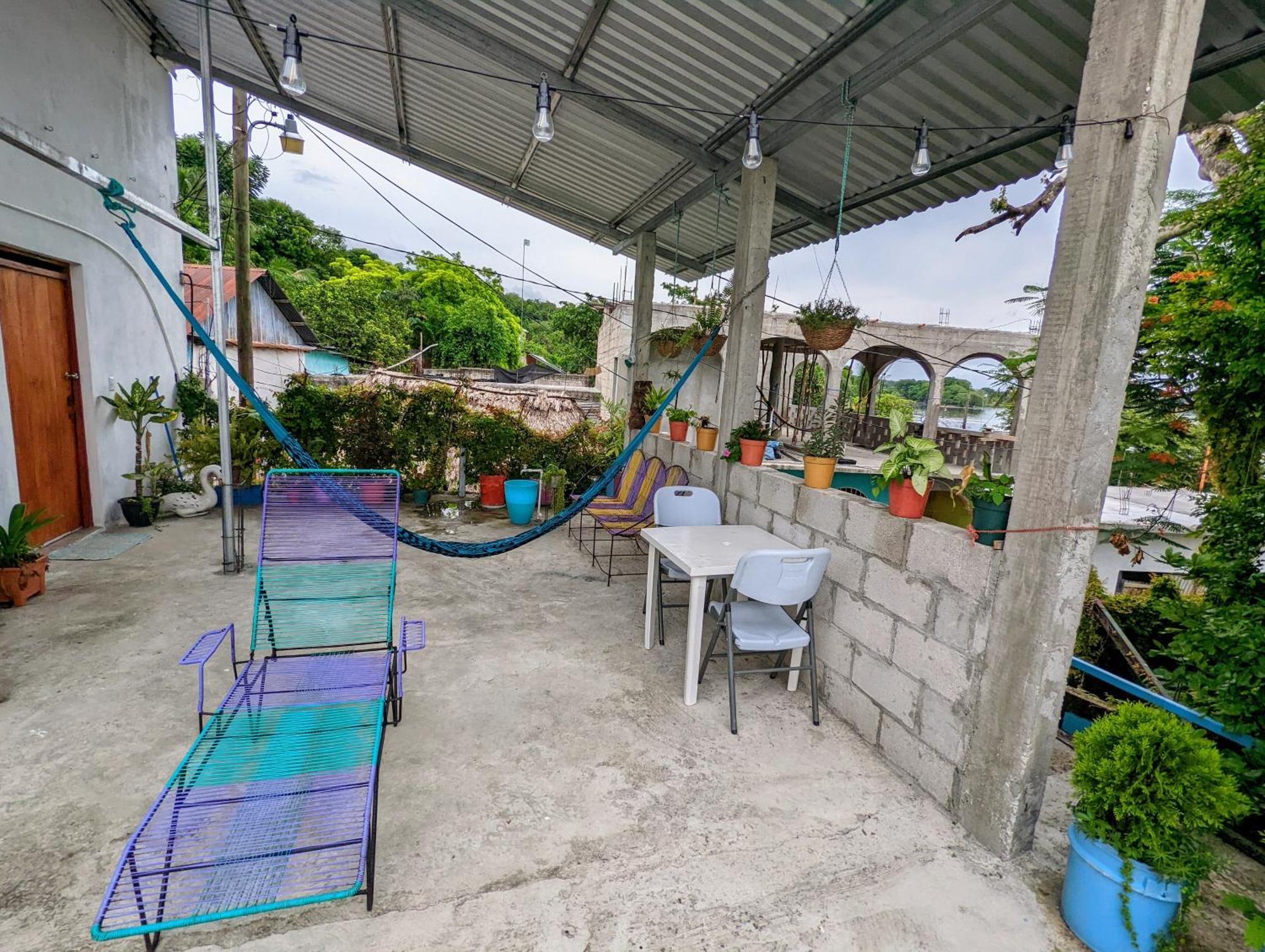 Casa Zoila Hospedaje Frente Al Lago Lakefront Lodging Apartment Flores Luaran gambar
